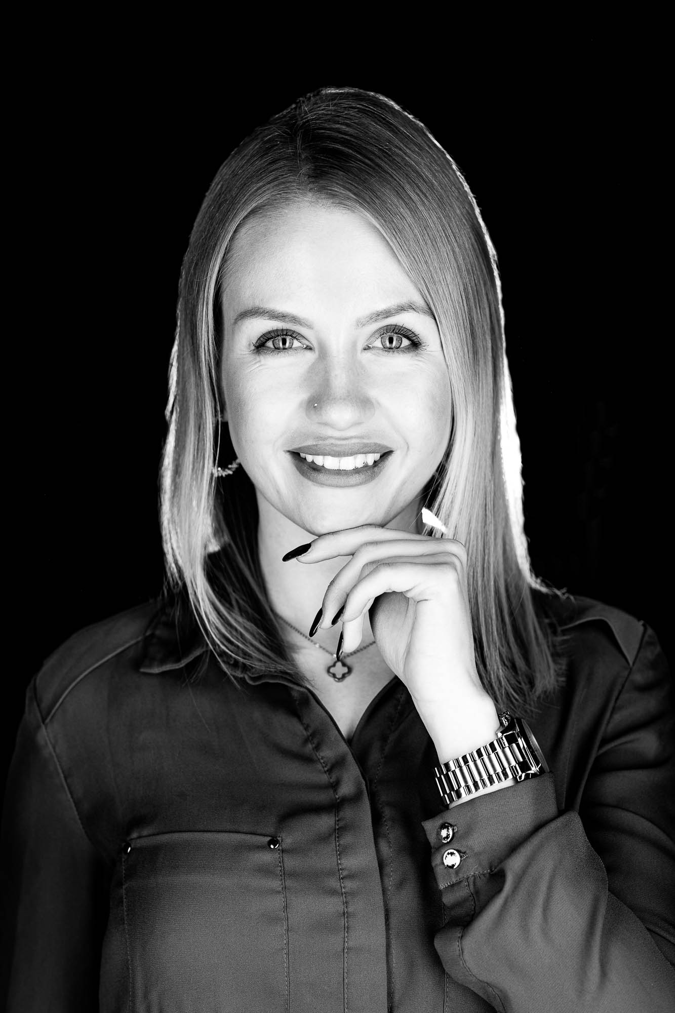 Export x3 Headshot  06558 Dez 01 2019 Bearbeitet 2 Headshots 2019  Miro Nicole Nadine